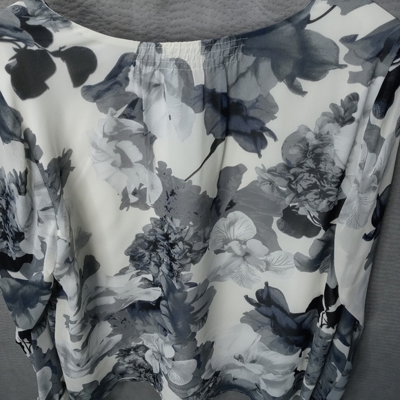 Vince Camuto women's sz small. Fully lined. long s - Picture 5 of 7